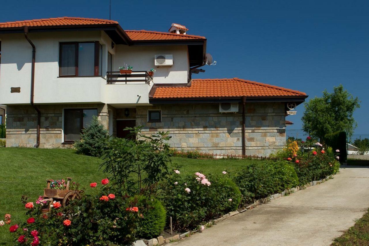 Villa On The Black Sea サニービーチ エクステリア 写真